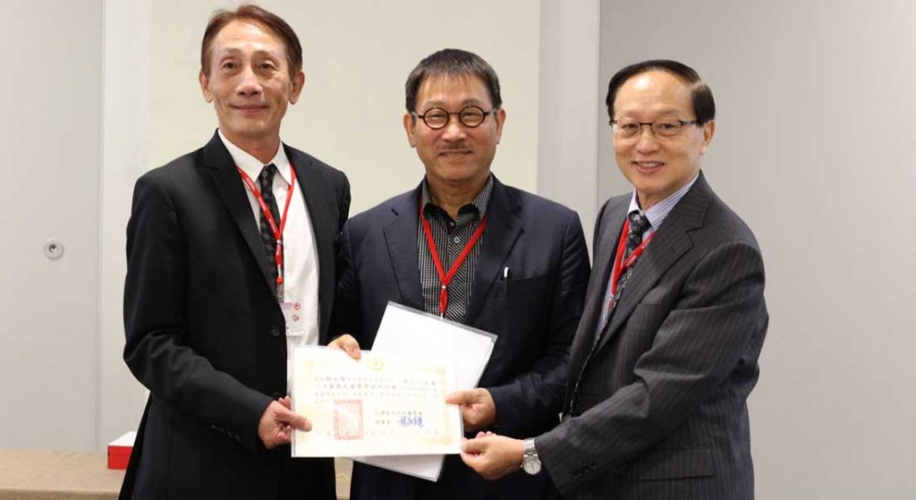 賴永隆醫師於2015台灣美容外科醫學會研討會分享群英成功經驗